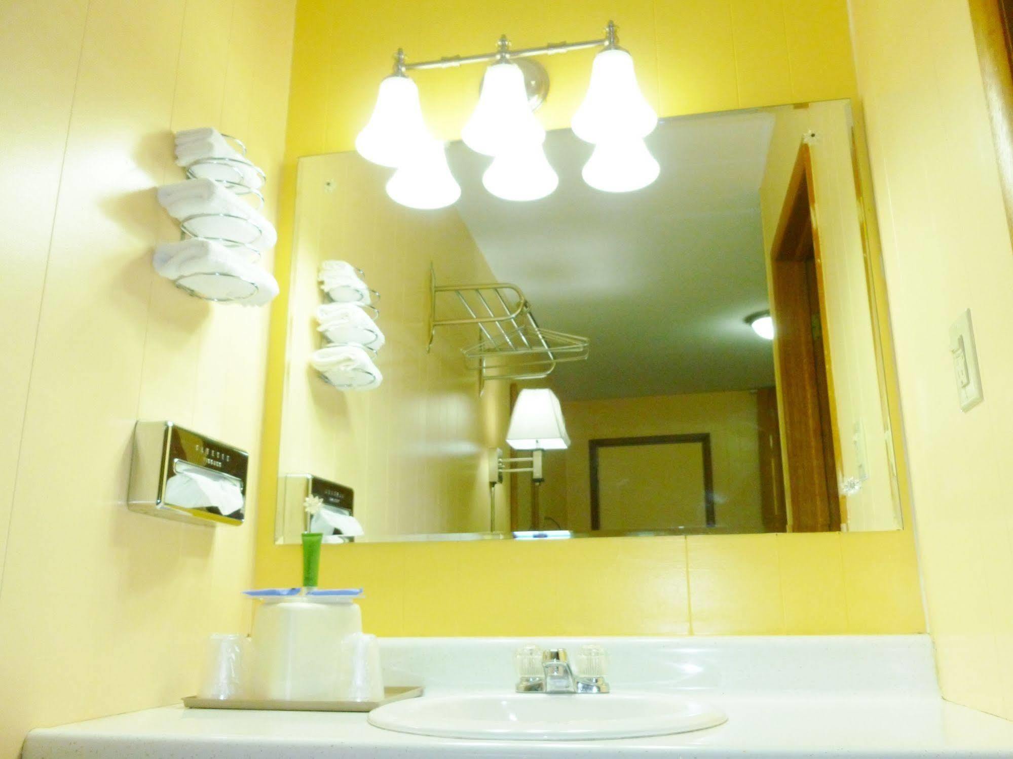 Royal Rest Motel Chariton Екстериор снимка