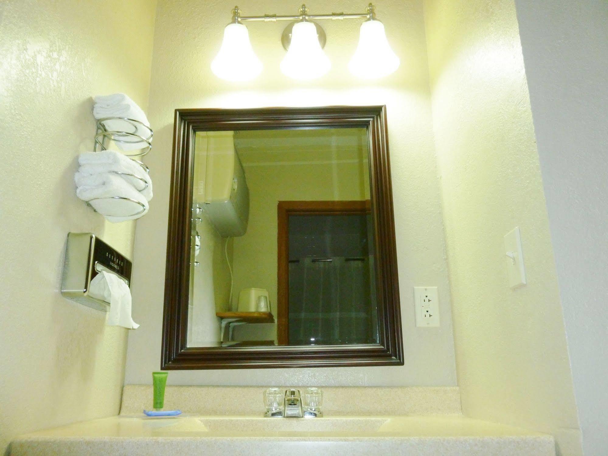 Royal Rest Motel Chariton Екстериор снимка